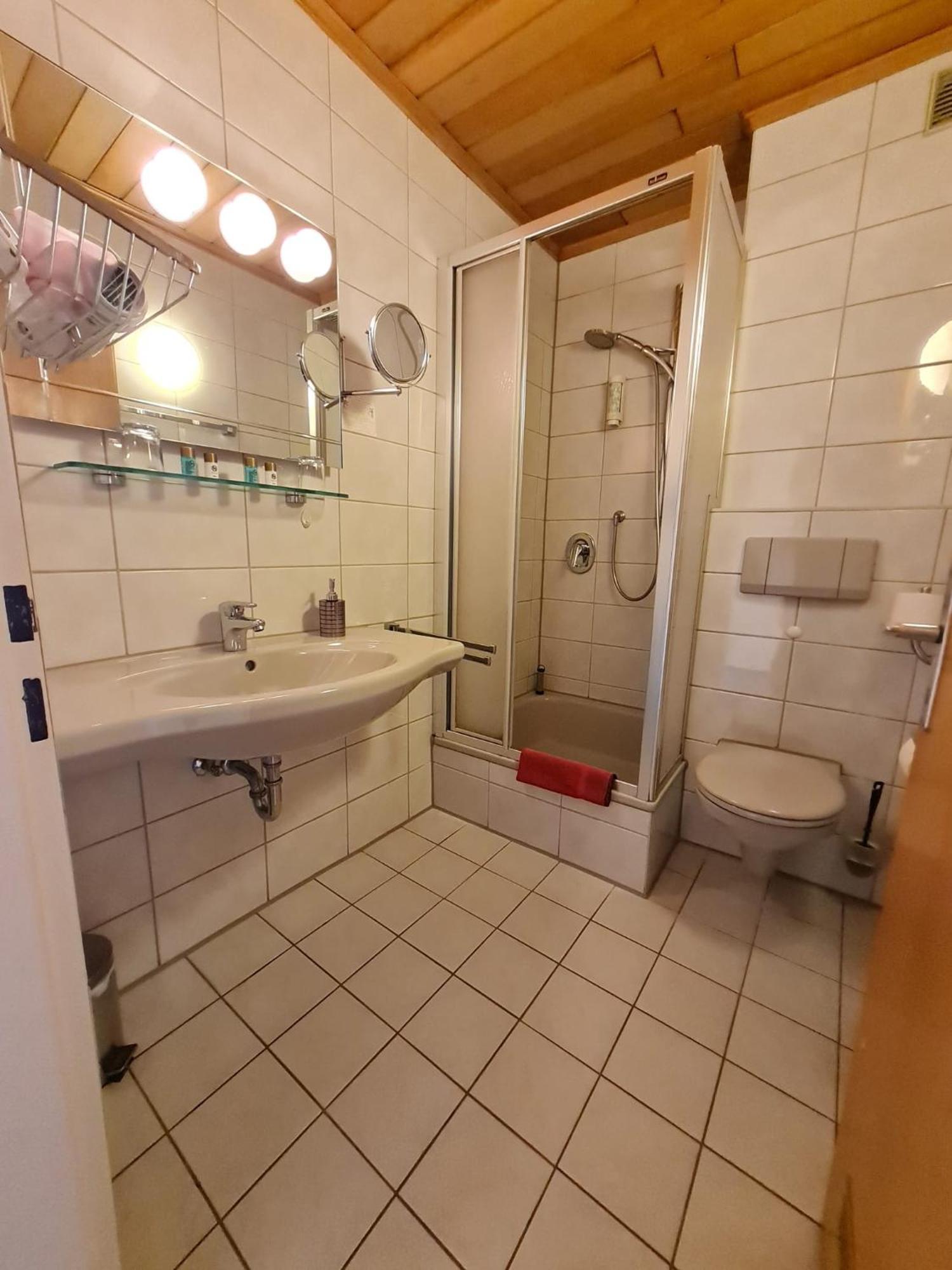 Hotel-Barbarossa-Garni Bei Hanau Rodenbach  Екстер'єр фото