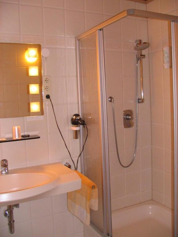 Hotel-Barbarossa-Garni Bei Hanau Rodenbach  Номер фото
