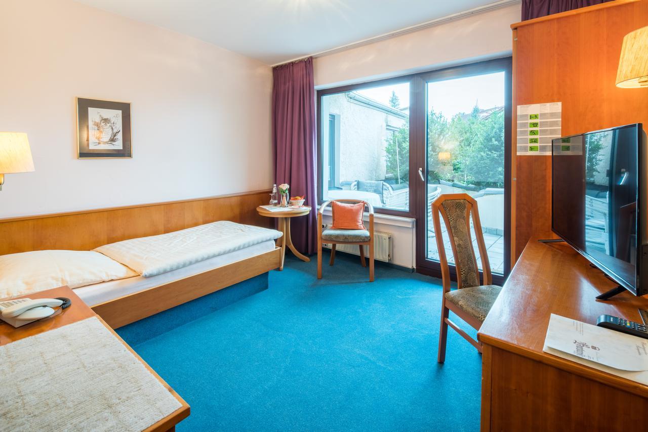 Hotel-Barbarossa-Garni Bei Hanau Rodenbach  Екстер'єр фото